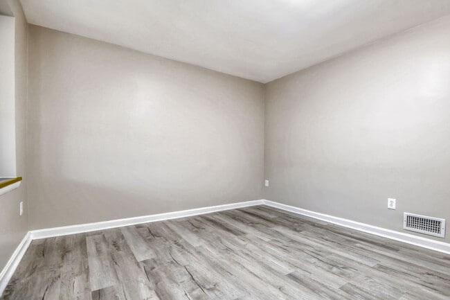 Building Photo - 8413 Kavanagh Rd