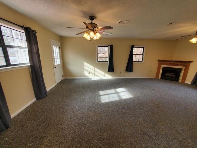 Building Photo - 6414 Tradewinds Dr