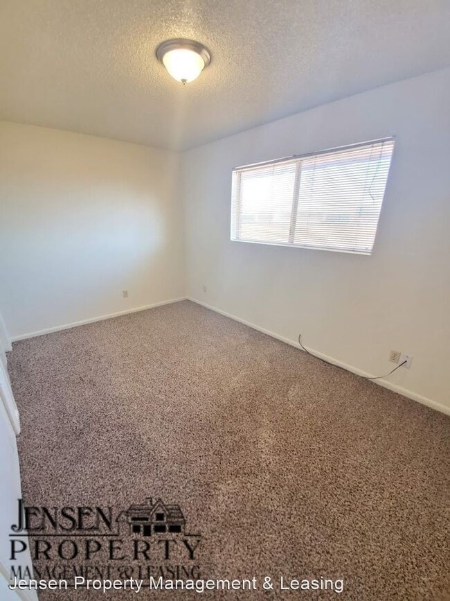 Building Photo - 545 S 900 E