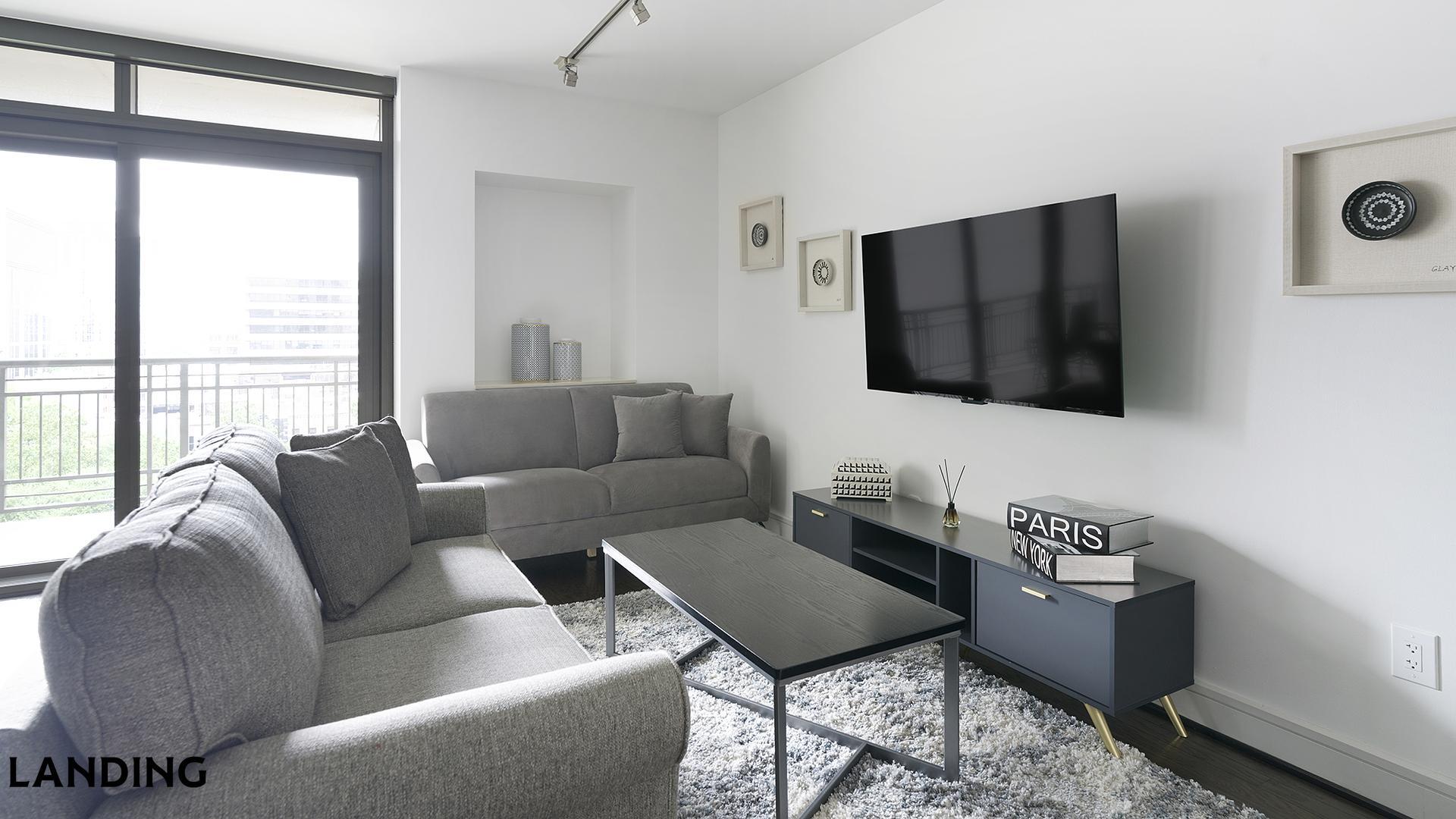 Building Photo - 777 Preston St