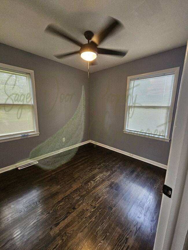 Building Photo - MODERN RENOVATIONS!!!