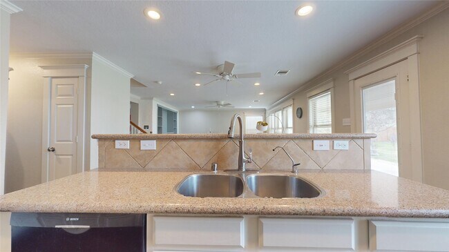 Building Photo - 7918 Tupper Bend Ct