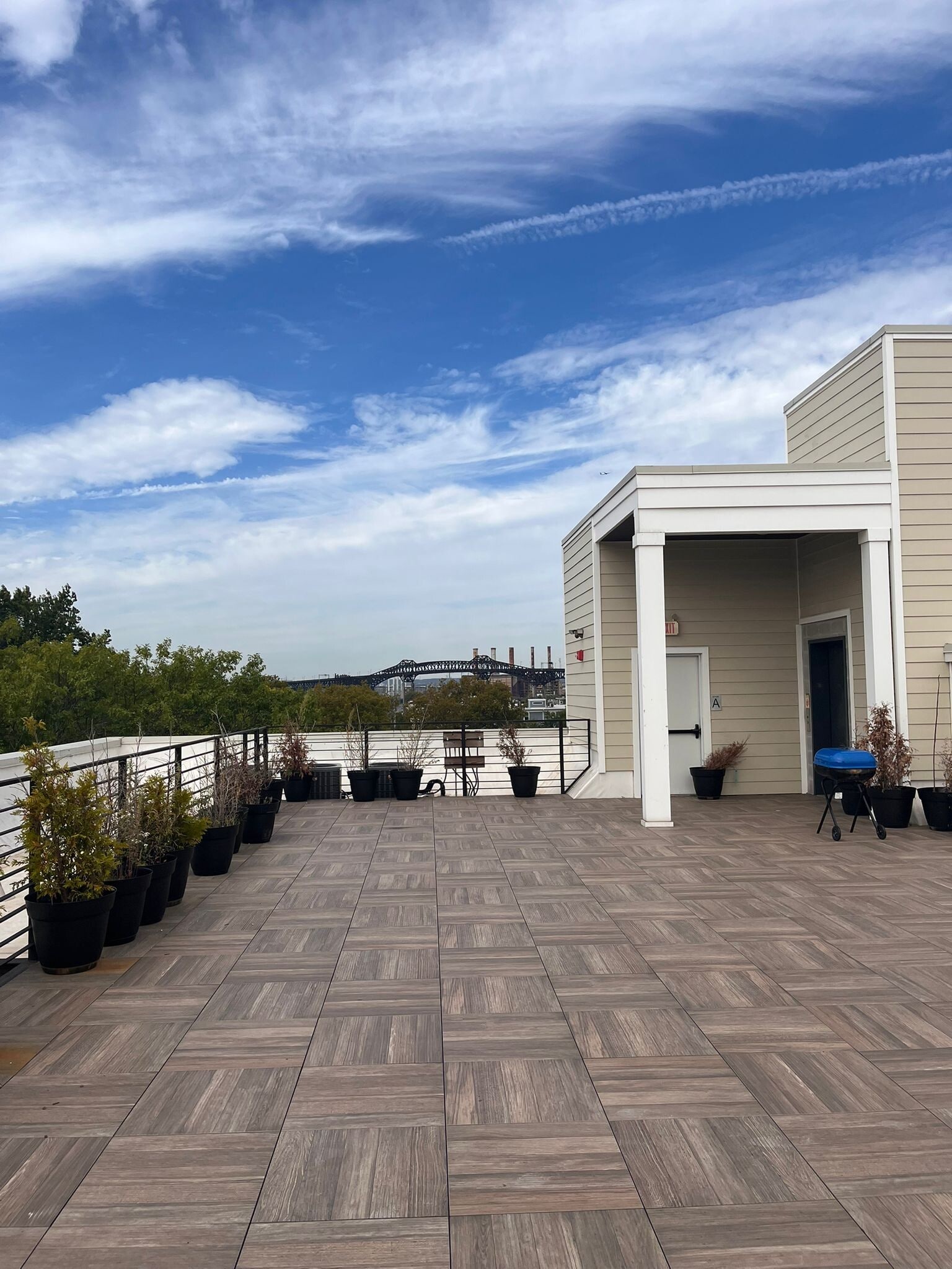 Building Photo - 276 Duncan Ave