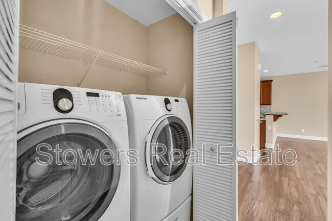 Building Photo - 718 El Paseo Cir