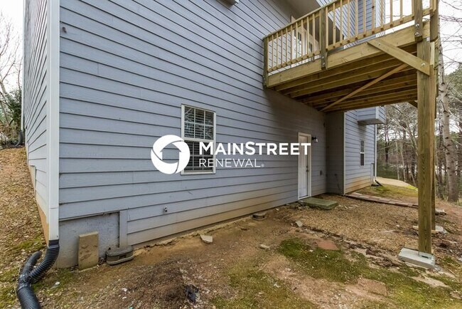 Building Photo - 4 Bedroom Pet-Friendly Home in Acworth, GA with Main Street Renewal
