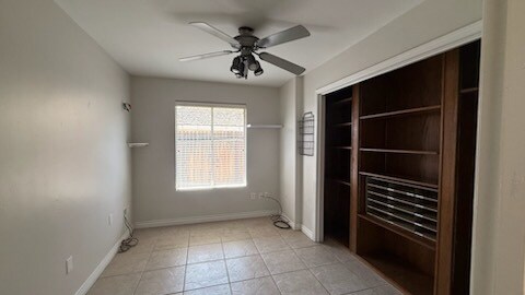 Building Photo - 9404 High Oak Dr