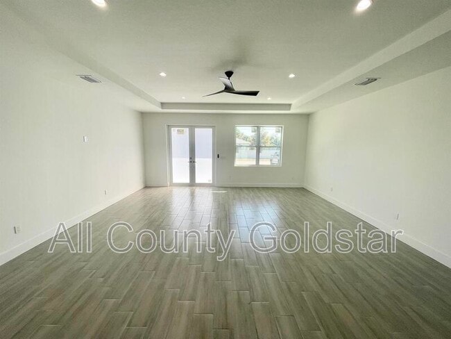 Building Photo - 4661 Fairlane Dr