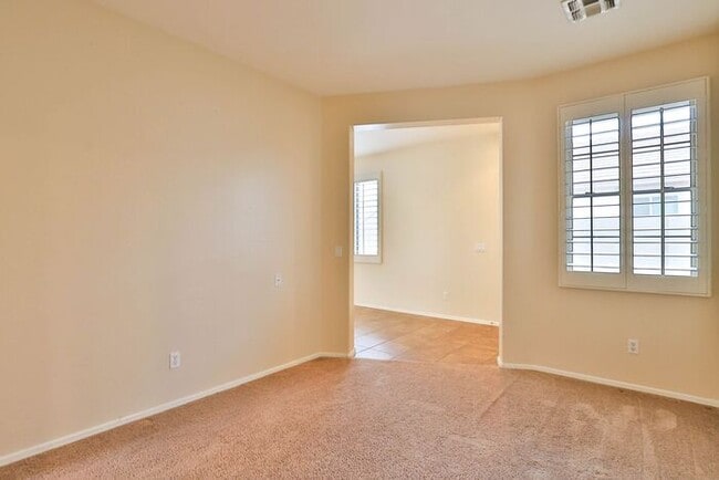 Building Photo - 3 Bedroom Plus Den in Seville