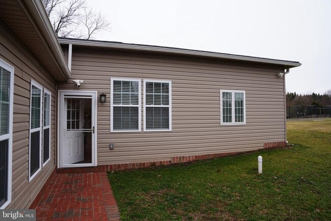 Building Photo - 19923 Smith Cir