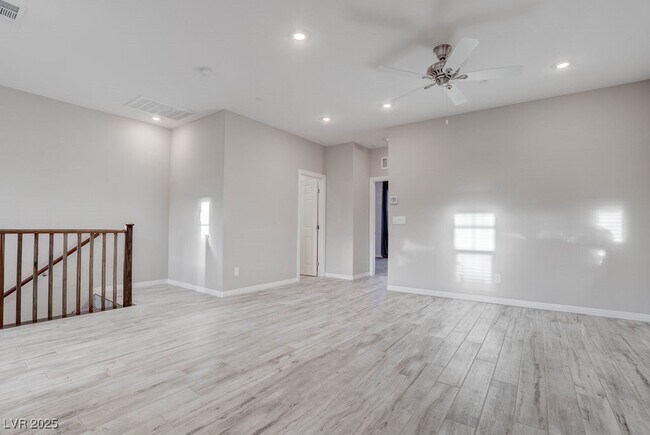 Building Photo - 483 Ylang Pl