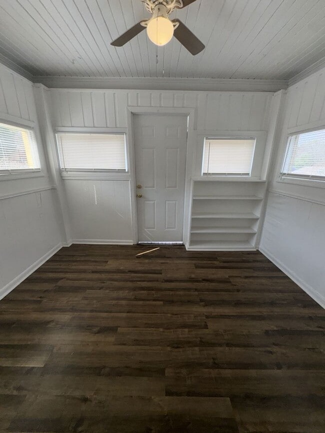 Building Photo - 938 Booker Ave