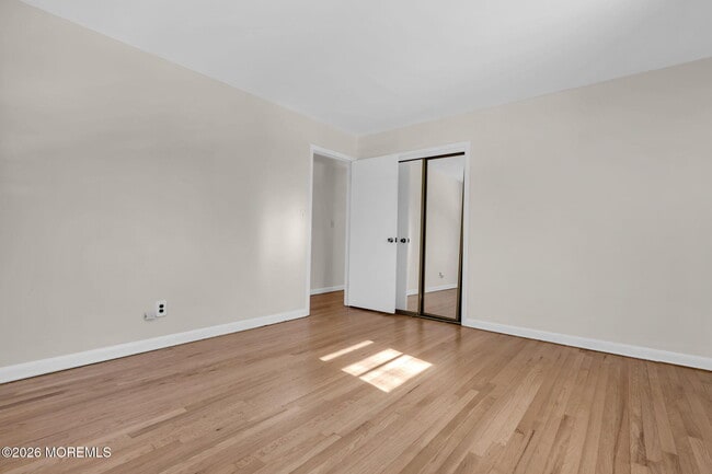 Building Photo - 7 Klein St