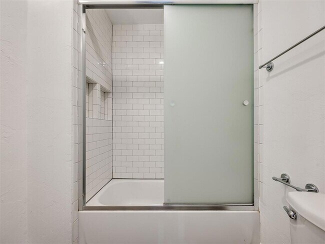 Building Photo - 6312 Overcourt Manor