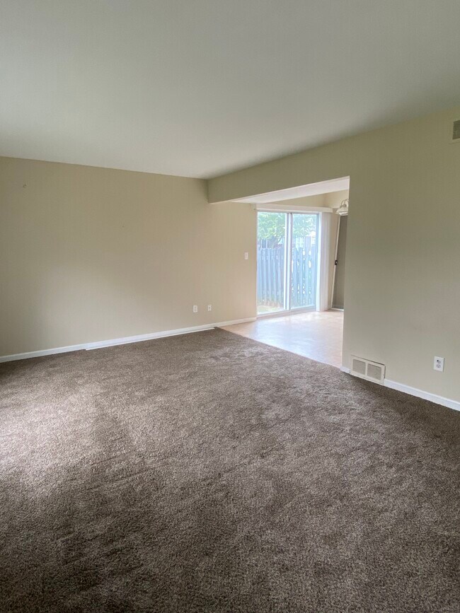 Building Photo - 34106 Garfield Cir