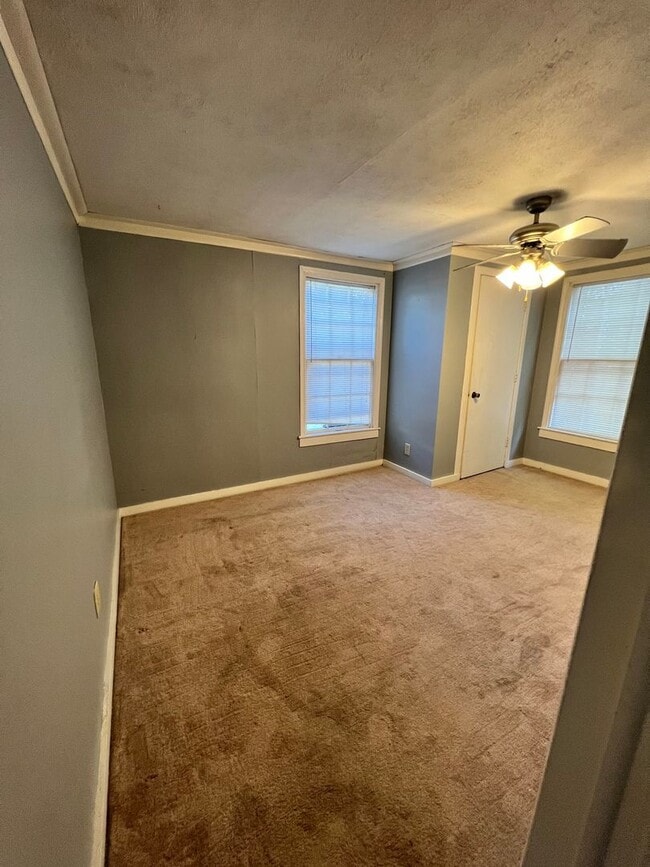 Building Photo - 120 Asher St