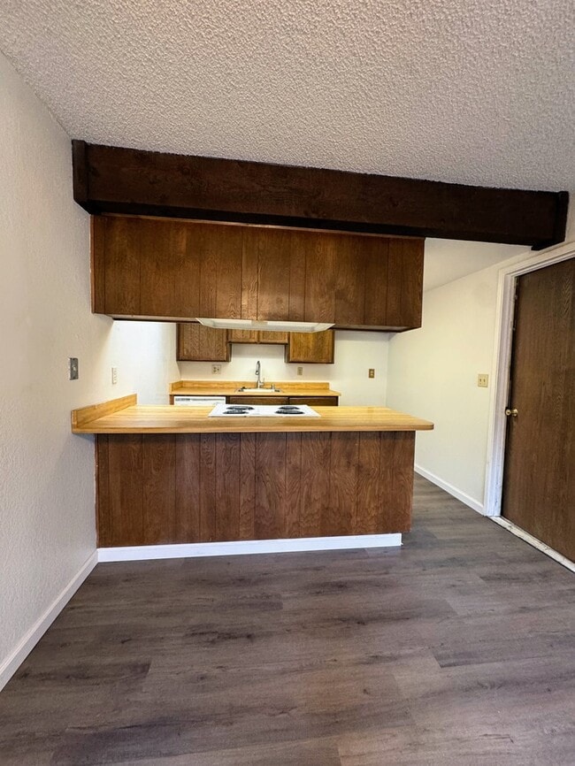 Building Photo - Spacious 2 Bedroom Duplex in Sacramento