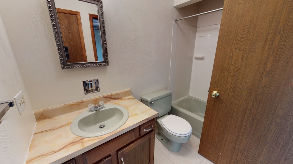 Building Photo - 2525 Hope Dr