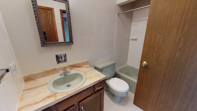 Building Photo - 2525 Hope Dr