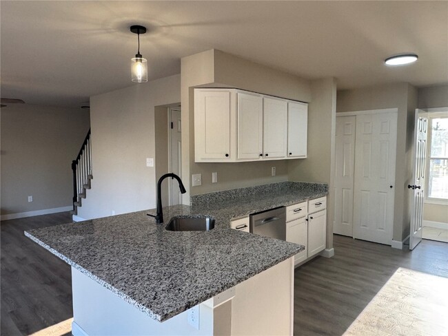 Building Photo - 501 Wideman Dr