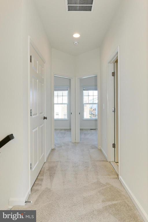 Building Photo - 210 Apsley Terrace