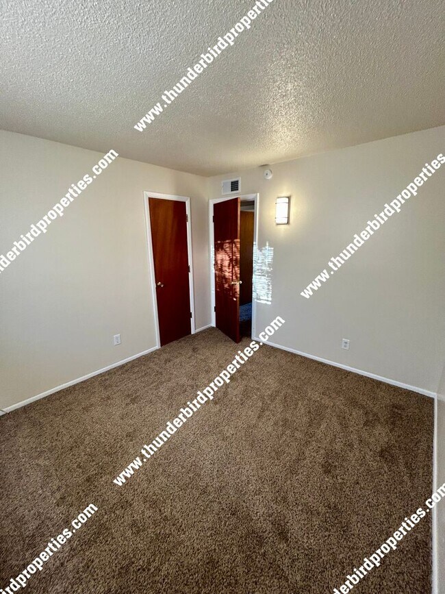Building Photo - 4909 Overland St NE