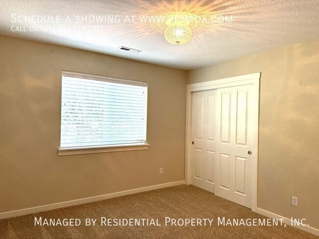 Building Photo - 12490 SW Winterview Dr