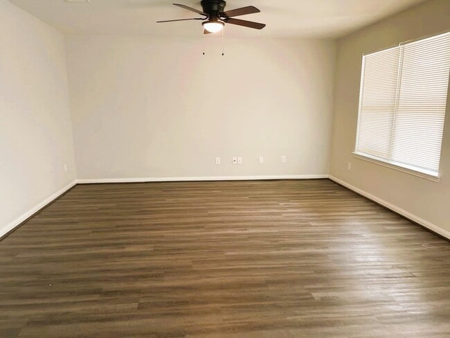 Building Photo - 8005 Talton St