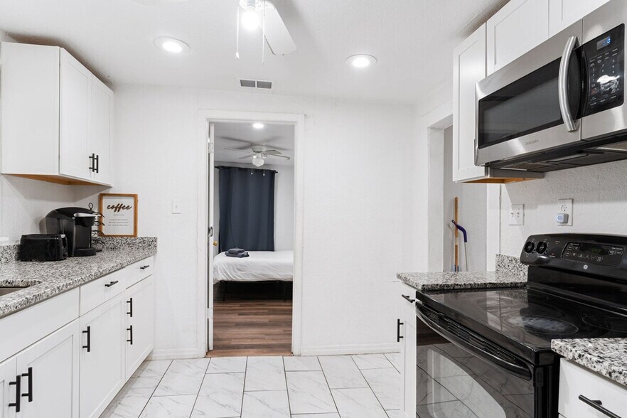 Building Photo - 4805 N 37th St