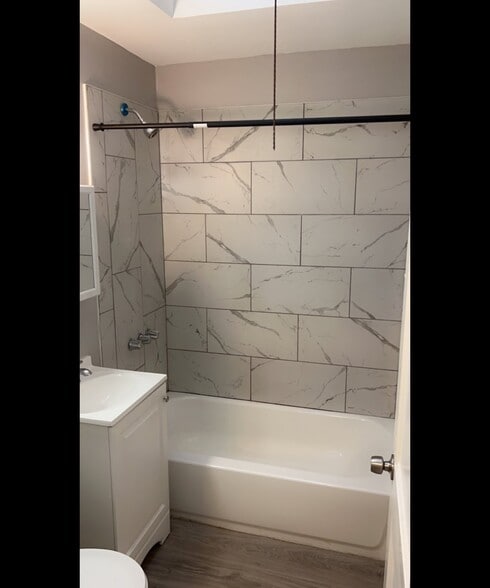 Building Photo - 5931 N Warnock St