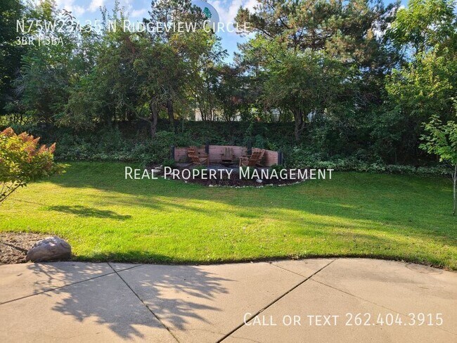 Building Photo - N75W23435 N Ridgeview Cir