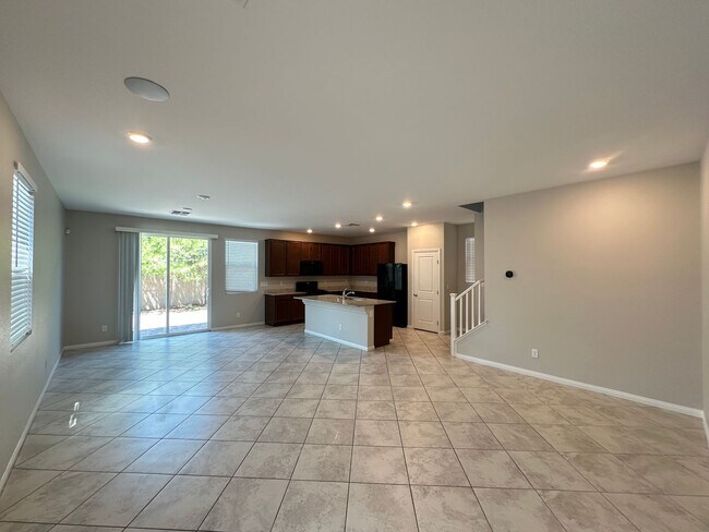 Building Photo - 4283 Tarim St