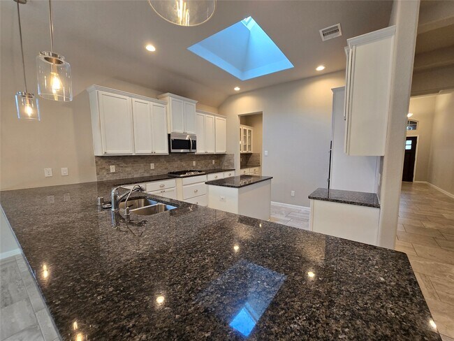 Building Photo - 511 Yellow Bullhead Ct