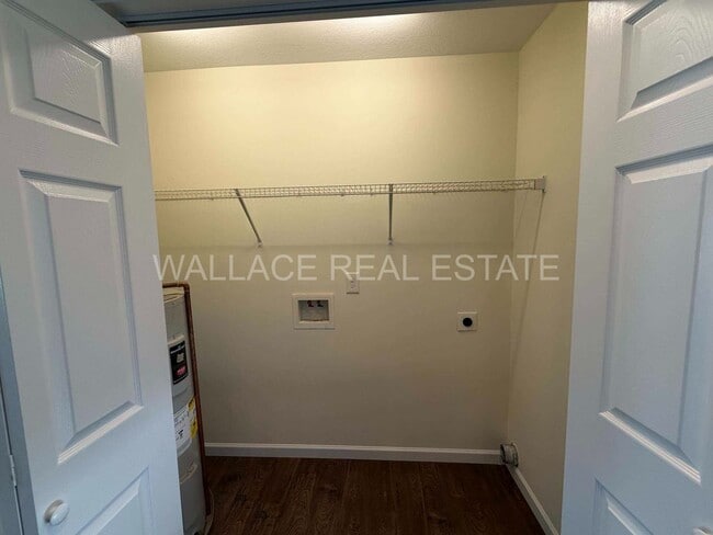 Building Photo - WEST KNOX CEDAR BLUFF AREA 2 BEDROOM 2.5 BATH TOWNHOUSE