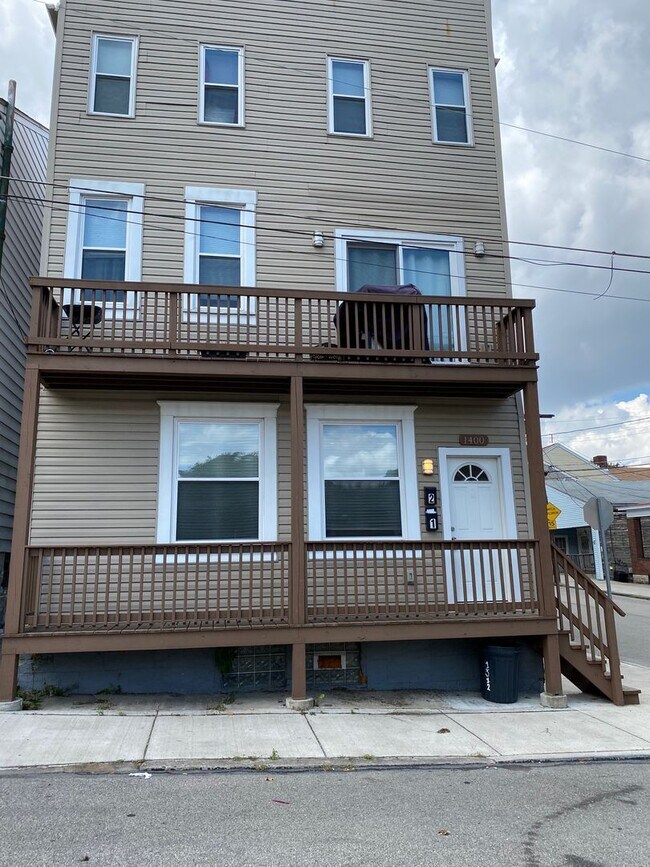 Building Photo - Spacious 1BR apartment