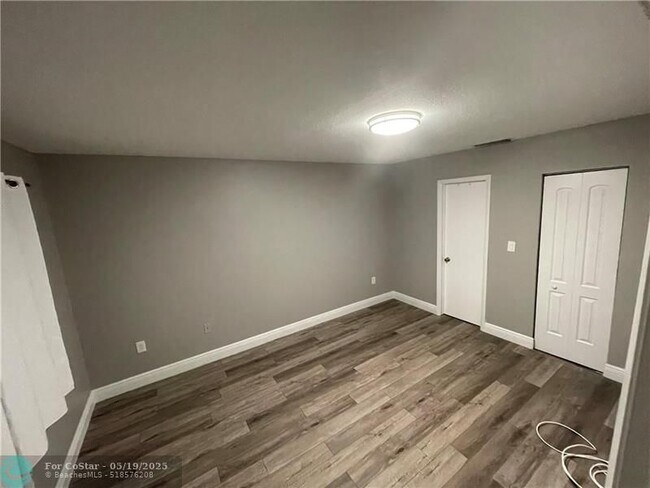 Building Photo - 10875 NW 29th Manor