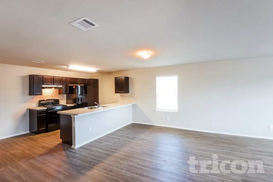 Building Photo - 9706 Marbach Hl