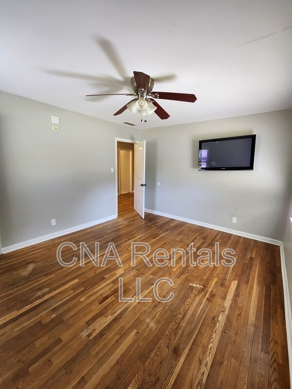 Building Photo - 730 McBurnette Rd N E