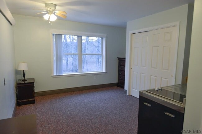 Building Photo - 13 1st St