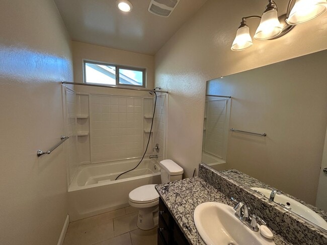 Building Photo - 10406 Alondra Dr