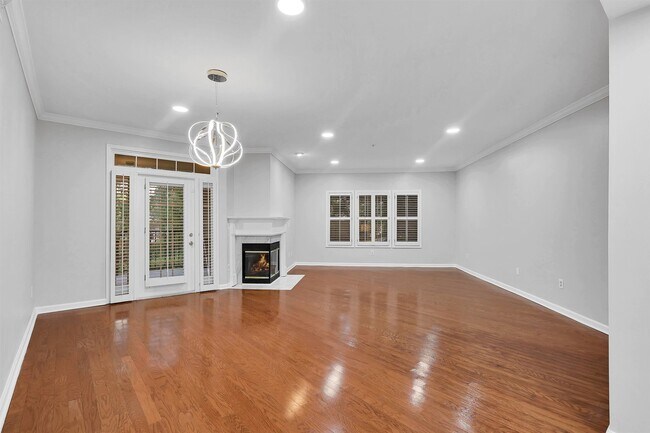 Building Photo - 3047 Lenox Rd NE