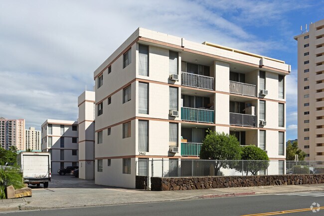 Building Photo - 2962 Ala Ilima St