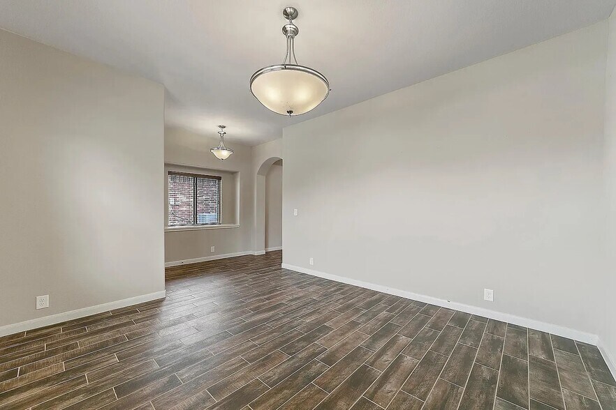 Building Photo - 485 Harding Ln