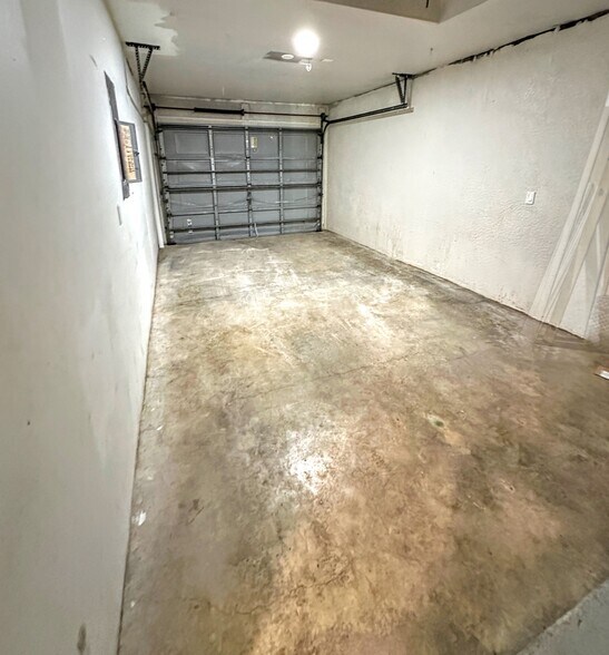 Building Photo - 714 Harold Ave S