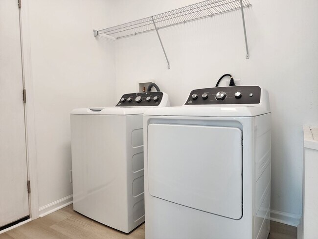 Building Photo - WATERFRONT ON WATSON BAYOU