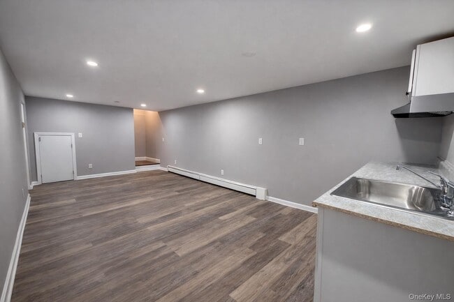 Building Photo - 660 N Dunton Ave