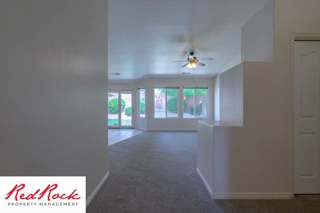 Building Photo - 3 Bed 2 Bath Home in Ivins with Views of Red Mountain