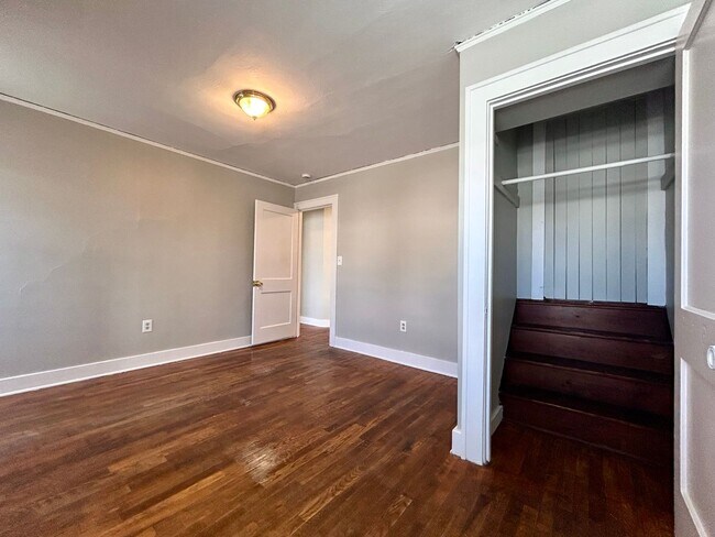 Building Photo - Spacious Four Bedroom Home in Southeast Grand Rapids