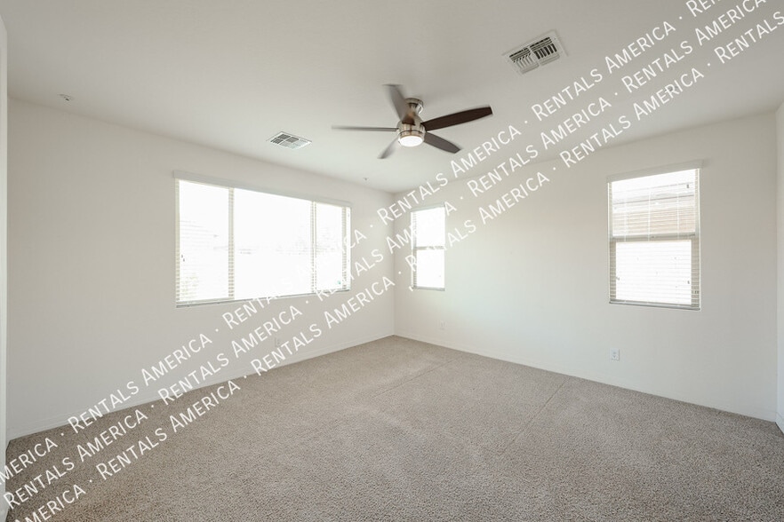 Building Photo - 3710 E Lodgepole Dr