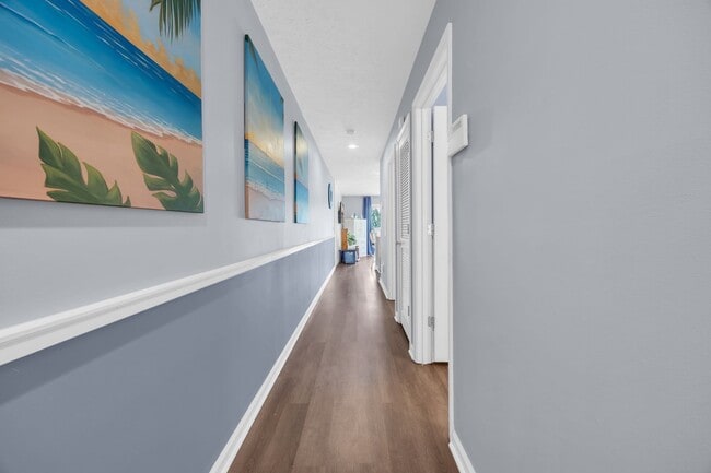 Building Photo - Charming 1BR Condo at Blue River Court – Pools, Tennis & More