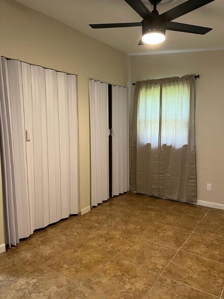 Building Photo - 1807 W 4th St